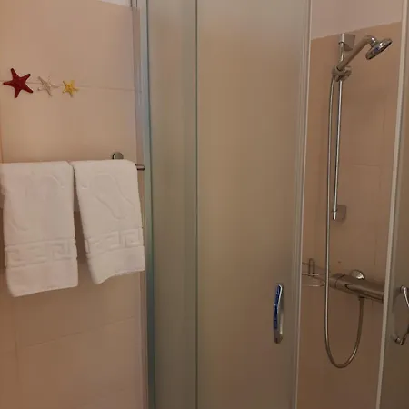 Mały żagiel Hostel *
