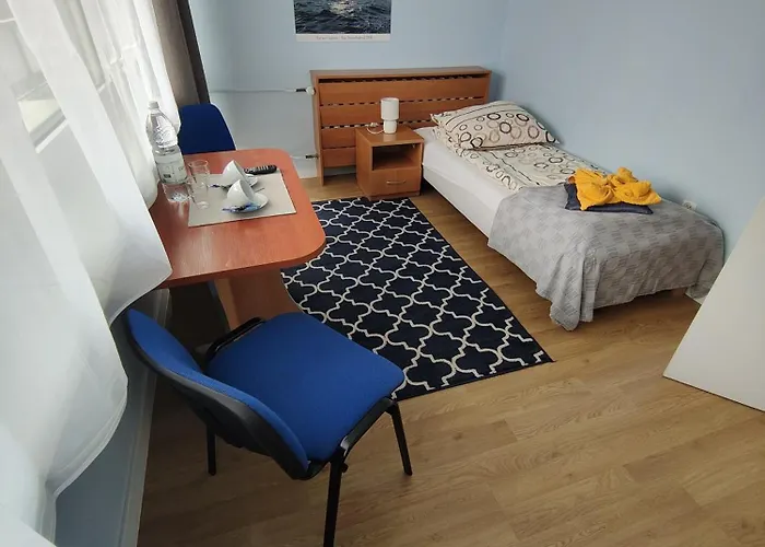 Mały żagiel Hostel *